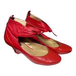 Vintage Red Leather Small Heel Sandals! Super unique and fun!